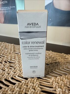 AVEDA Color Renewal Color & Shine Treatment — Warm Blonde White Box
